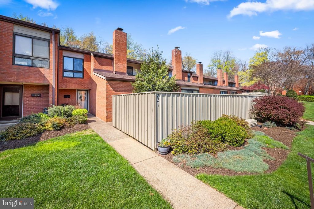 221 DEER FOX LN, Lutherville Timonium, MD 21093