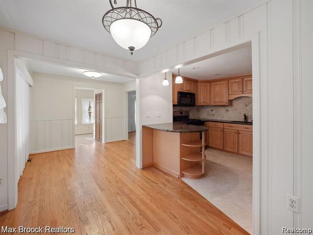 364 S Wing Street, Northville, MI 48167