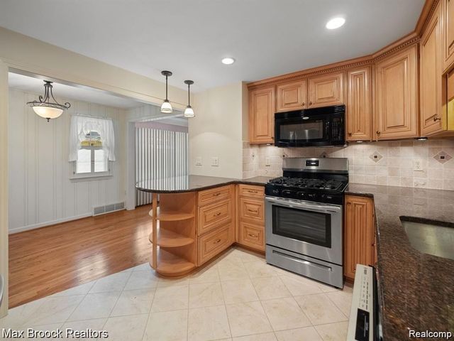 364 S Wing Street, Northville, MI 48167