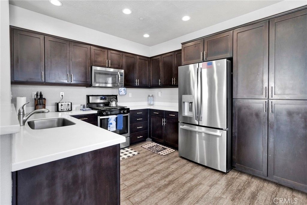 Image 12 of property listing at 8179 Taft, Oak Hills, CA 92344