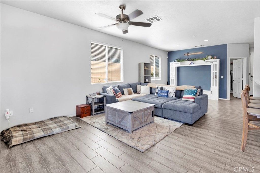 Image 15 of property listing at 8179 Taft, Oak Hills, CA 92344