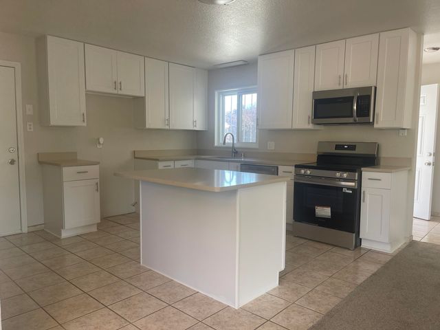 4400 Hilton Avenue NE, Albuquerque, NM 87110