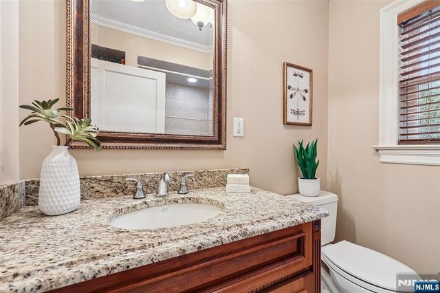 3 Madison Heights, Wyckoff, NJ 07481
