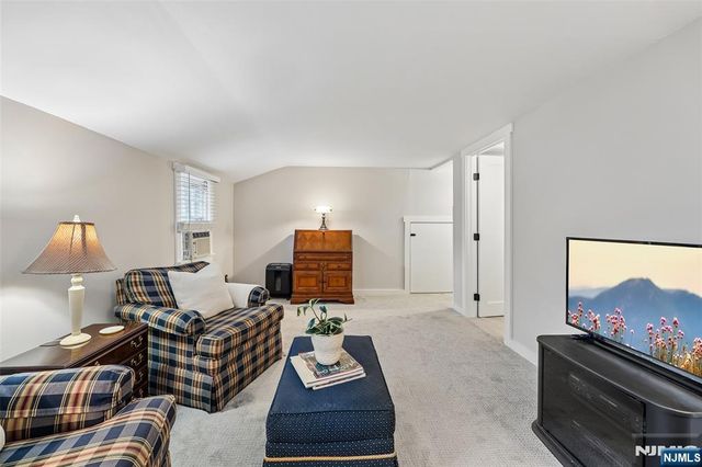 3 Madison Heights, Wyckoff, NJ 07481