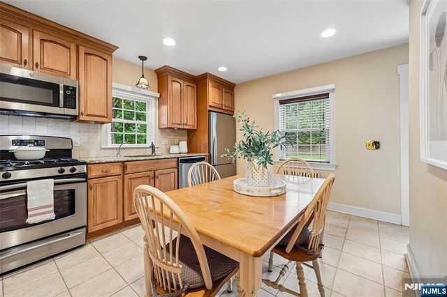 3 Madison Heights, Wyckoff, NJ 07481
