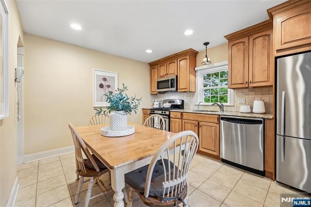 3 Madison Heights, Wyckoff, NJ 07481