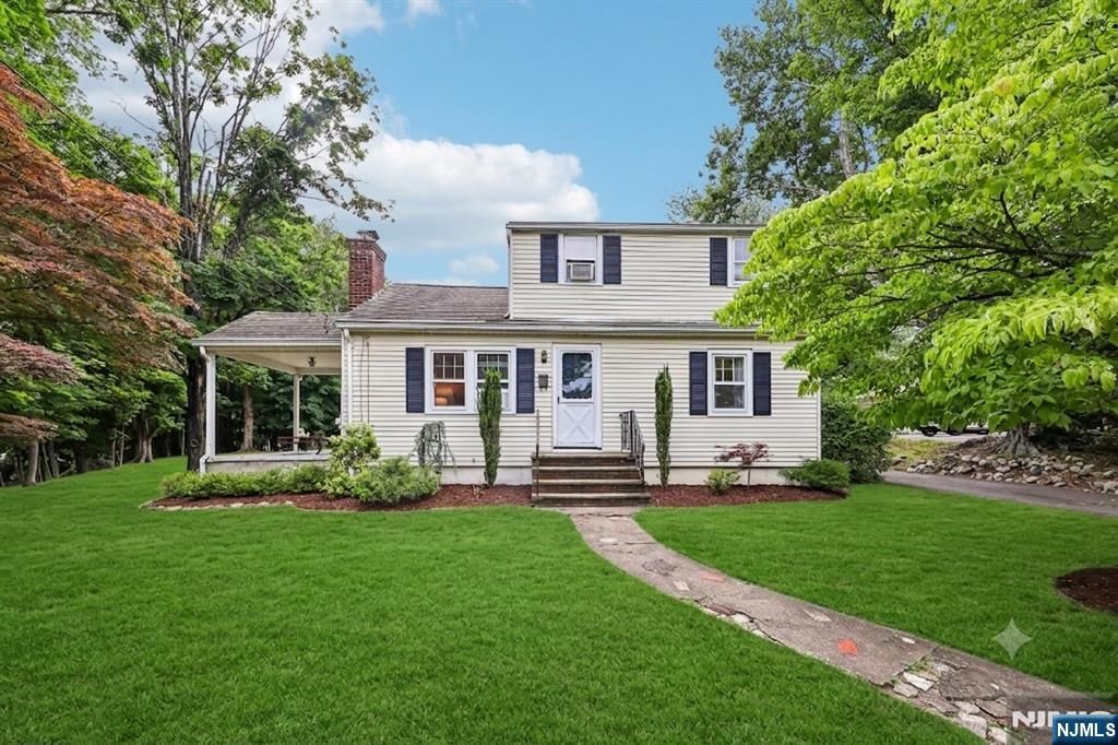3 Madison Heights, Wyckoff, NJ 07481