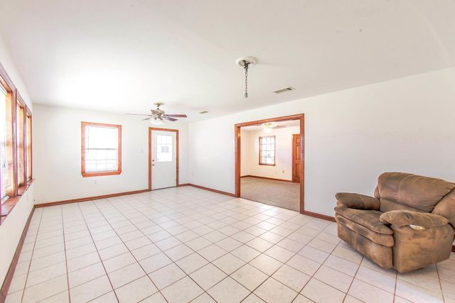 15 Tulip Dr, Gretna, LA 70053