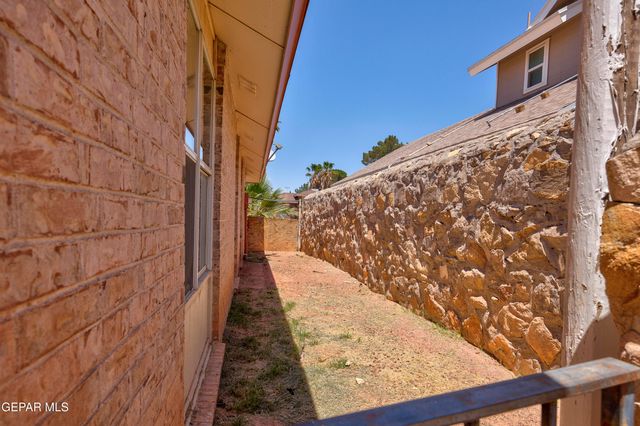 12088 Autumn Gate Drive, El Paso, TX 79936