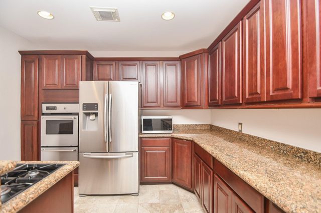 4625 Pineridge Street, Houston, TX 77009