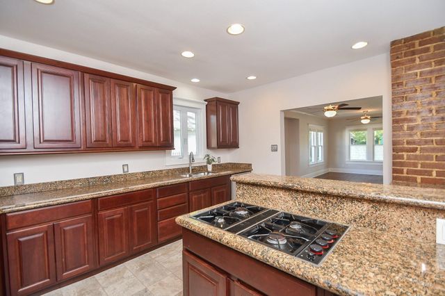 4625 Pineridge Street, Houston, TX 77009