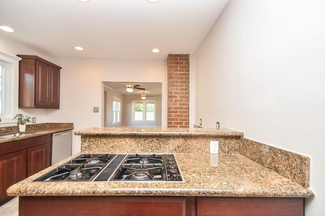 4625 Pineridge Street, Houston, TX 77009