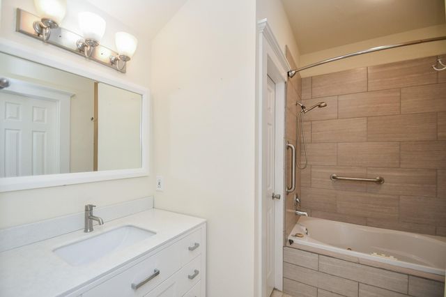 4625 Pineridge Street, Houston, TX 77009