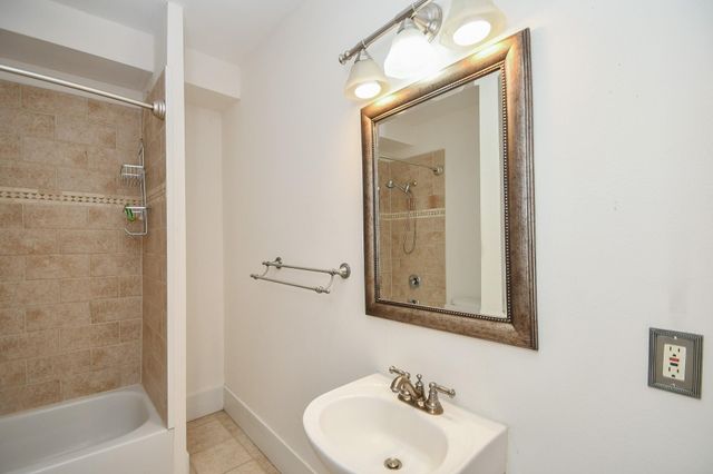 4625 Pineridge Street, Houston, TX 77009