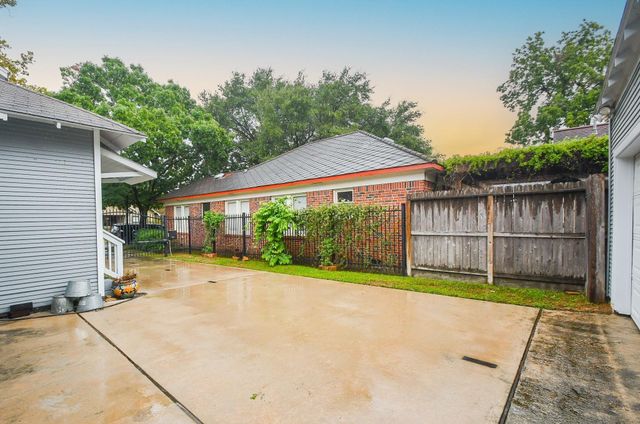 4625 Pineridge Street, Houston, TX 77009