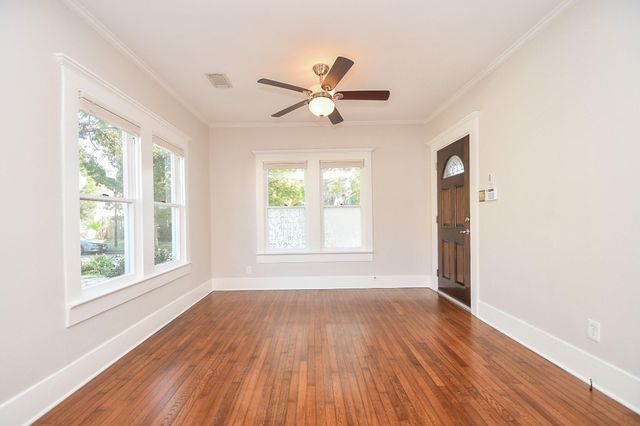 4625 Pineridge Street, Houston, TX 77009