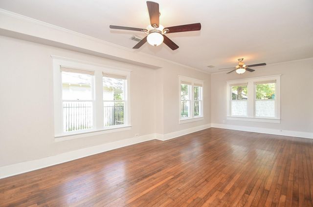 4625 Pineridge Street, Houston, TX 77009