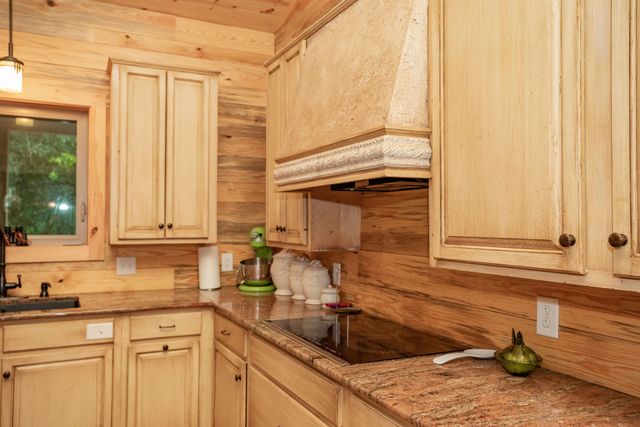 4978 South 11th Road, Aldrich, MO 65601