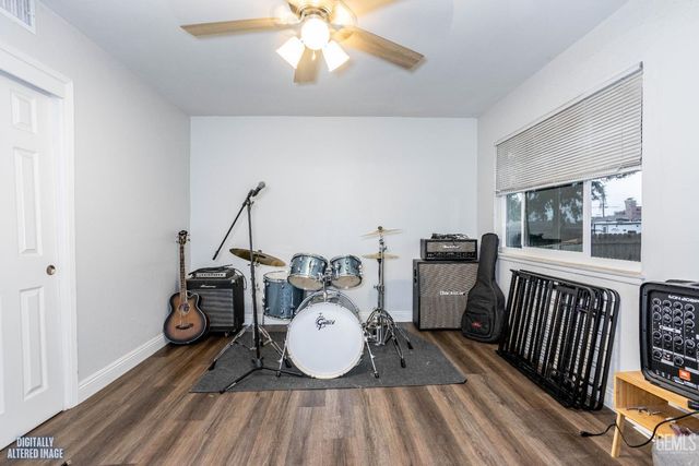 2400 Renegade Avenue, Bakersfield, CA 93306