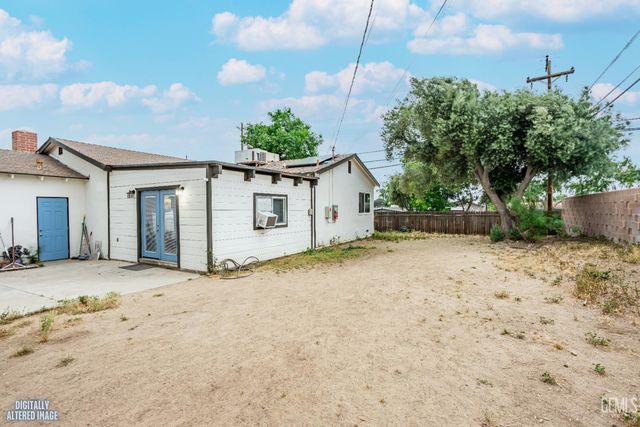 2400 Renegade Avenue, Bakersfield, CA 93306