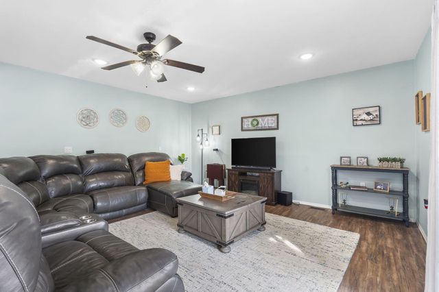 379 Lakewood Loop, Marshfield, MO 65706