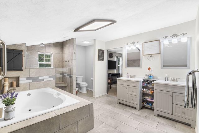 379 Lakewood Loop, Marshfield, MO 65706