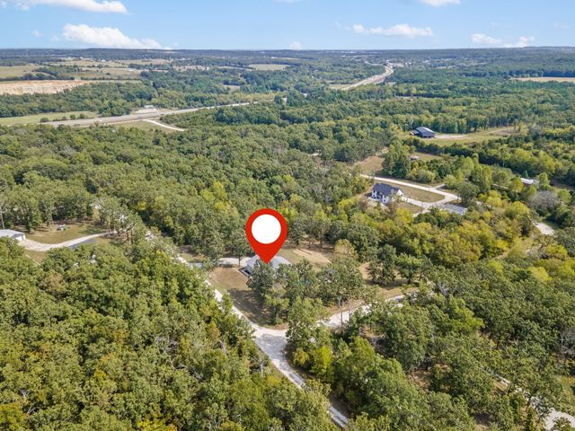 379 Lakewood Loop, Marshfield, MO 65706