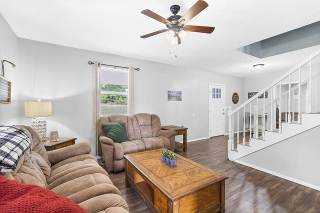 379 Lakewood Loop, Marshfield, MO 65706