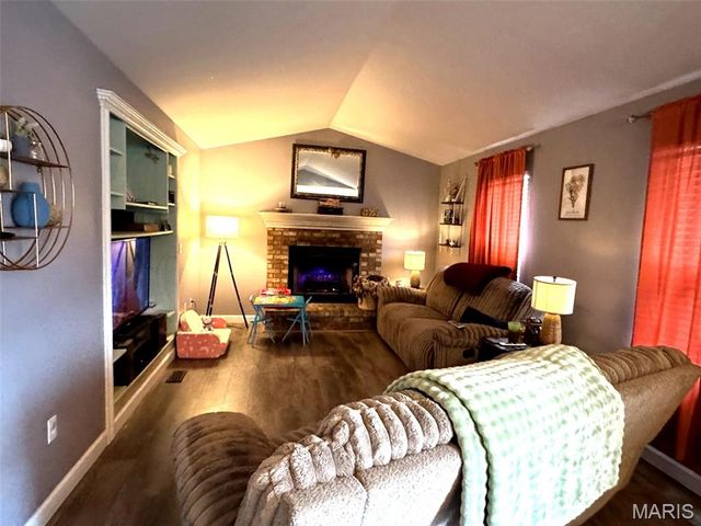 10 Eric Hill Drive, Warrenton, MO 63383