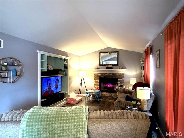 10 Eric Hill Drive, Warrenton, MO 63383