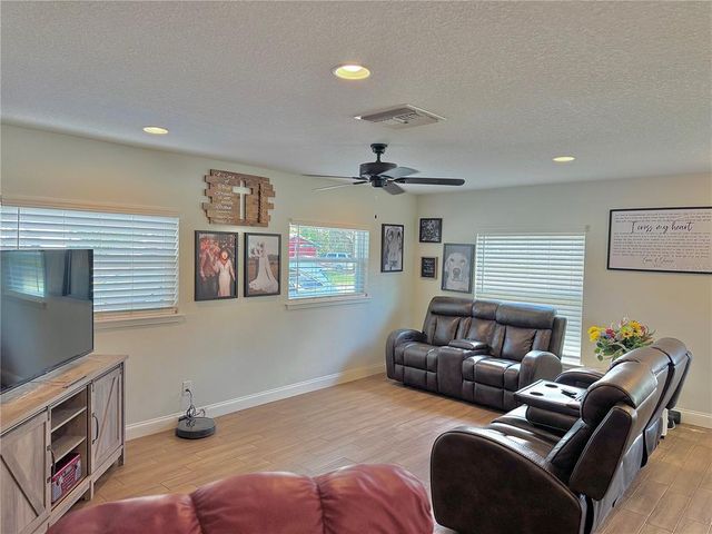130 DIXIE HIGHWAY, Auburndale, FL 33823