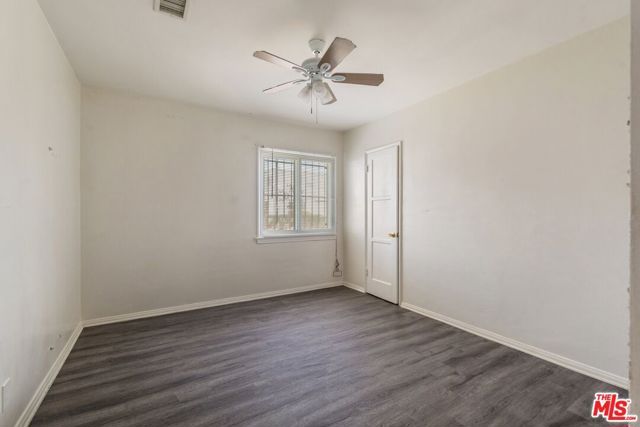 8610 S 6th Avenue, Inglewood, CA 90305