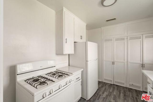 8610 S 6th Avenue, Inglewood, CA 90305