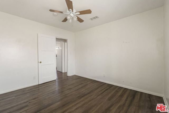 8610 S 6th Avenue, Inglewood, CA 90305