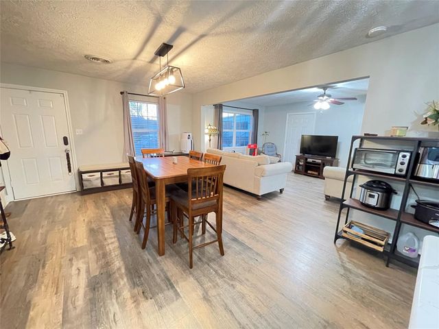 808 Dumas Drive, Bryan, TX 77803