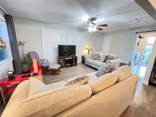 808 Dumas Drive, Bryan, TX 77803