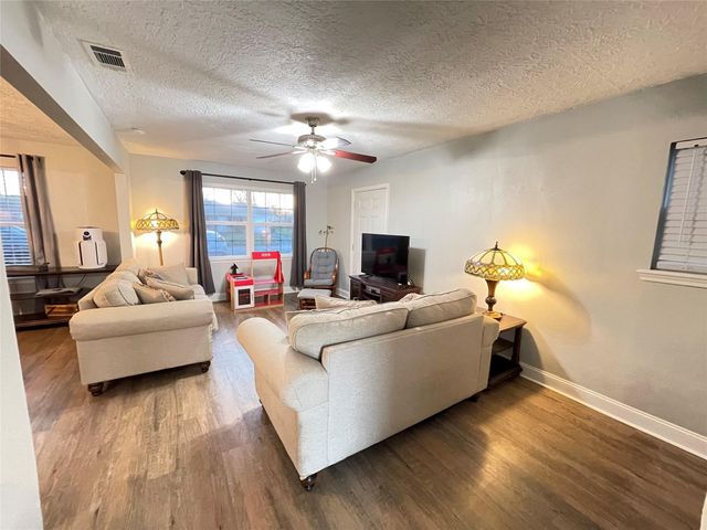 808 Dumas Drive, Bryan, TX 77803