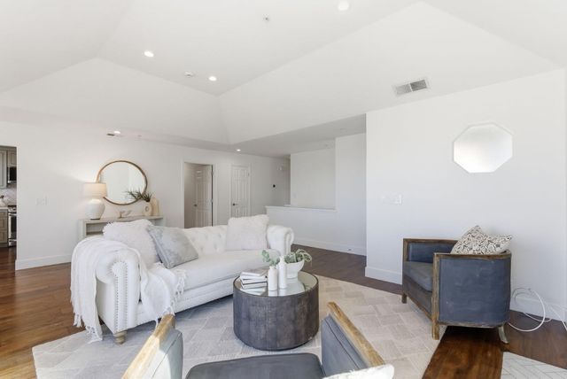 480 Pointe Pacific 1, Daly City, CA 94014