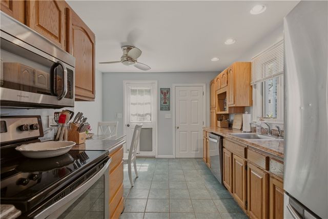 45 Holland Street, Newport, RI 02840