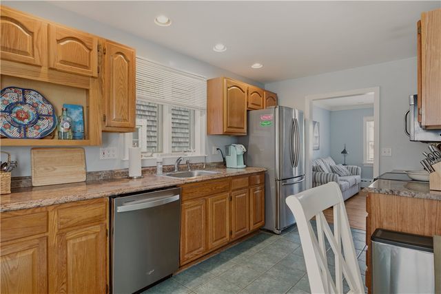 45 Holland Street, Newport, RI 02840