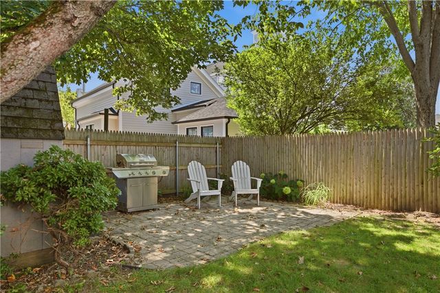 45 Holland Street, Newport, RI 02840