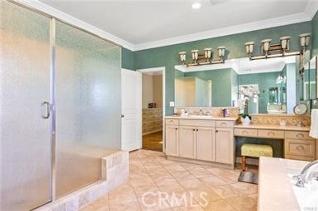 46 Snowdrop Tree, Irvine, CA 92606
