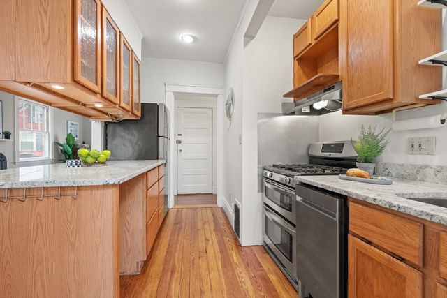 60 Crescent St. 2, Cambridge, MA 02138
