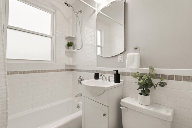 60 Crescent St. 2, Cambridge, MA 02138