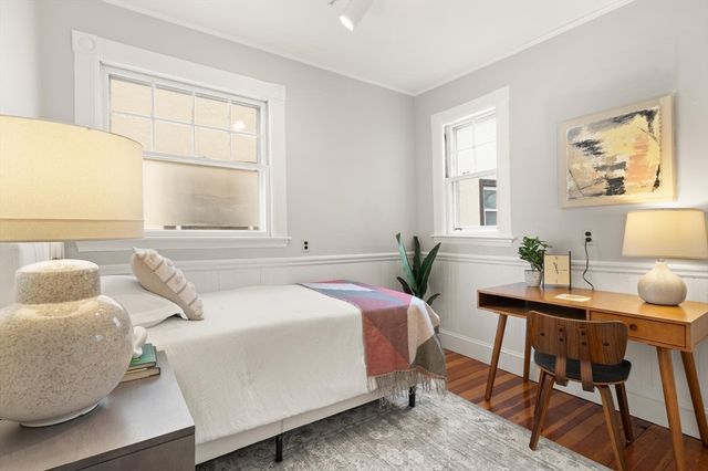 60 Crescent St. 2, Cambridge, MA 02138