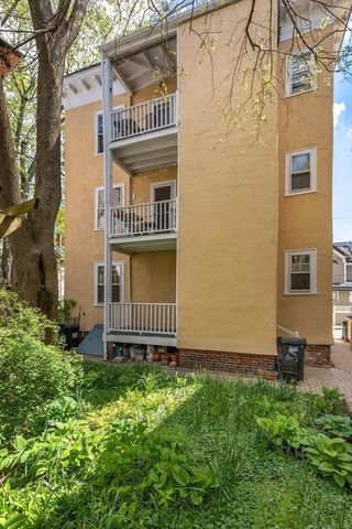 60 Crescent St. 2, Cambridge, MA 02138