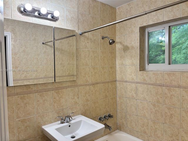1014 Salzedo St 309, Coral Gables, FL 33134