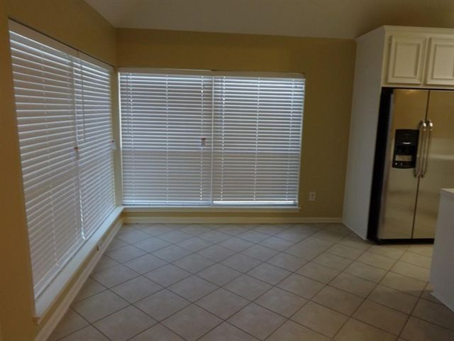 104 Laguna Pointe Drive, League City, TX 77573