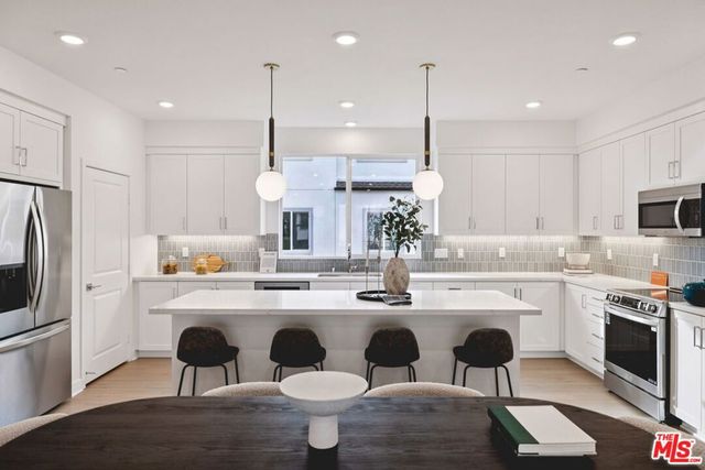 1692 Constellation Drive, Los Angeles, CA 90732