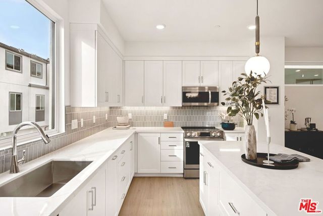 1692 Constellation Drive, Los Angeles, CA 90732